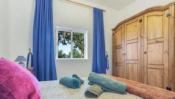 1 chambre, fer et planche Ă repasser, Wi-Fi gratuit, draps fournis