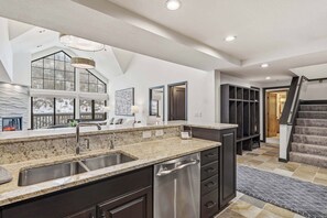 Interior - Saint James Place 431 (Beaver Creek)