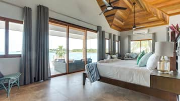 Deluxe Bungalow, 1 Katil Raja (King) dengan Katil Sofa, Beach View | Peti besi dalam bilik, dihias secara berasingan