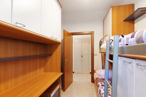 熨斗/熨衫板、Wi-Fi、床單