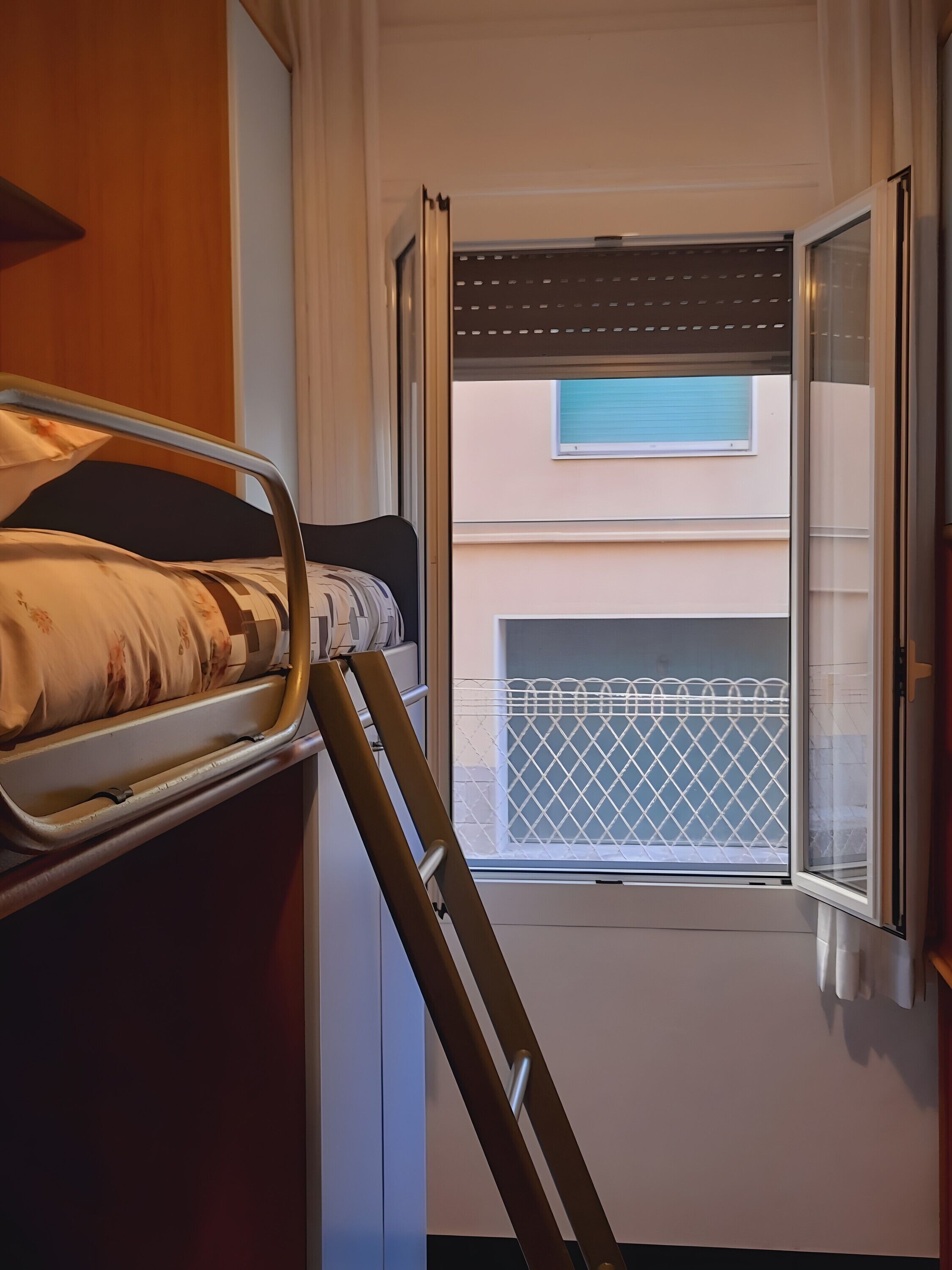 Strygejern/strygebræt, Wi-Fi, sengetøj