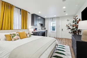Signature Studio, 1 King Bed, Roll-in Shower, Non Smoking | Living area | 40-inch Smart TV with digital channels - Vibrant NOLA Retreat Jazz & Culture (New Orleans)