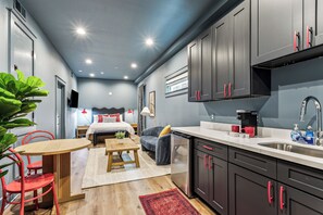 Classic-Studio, 1 Queen-Bett, Nichtraucher, Kochnische | Individuell dekoriert, individuell eingerichtet