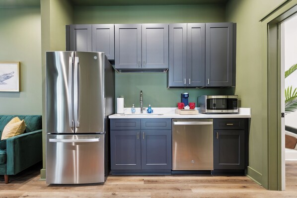 Signature Condo, 1 Bedroom, Non Smoking, Kitchenette | Private kitchenette | Microwave, coffee/tea maker, cookware/dishes/utensils - Vibrant NOLA Retreat Jazz & Culture (New Orleans)