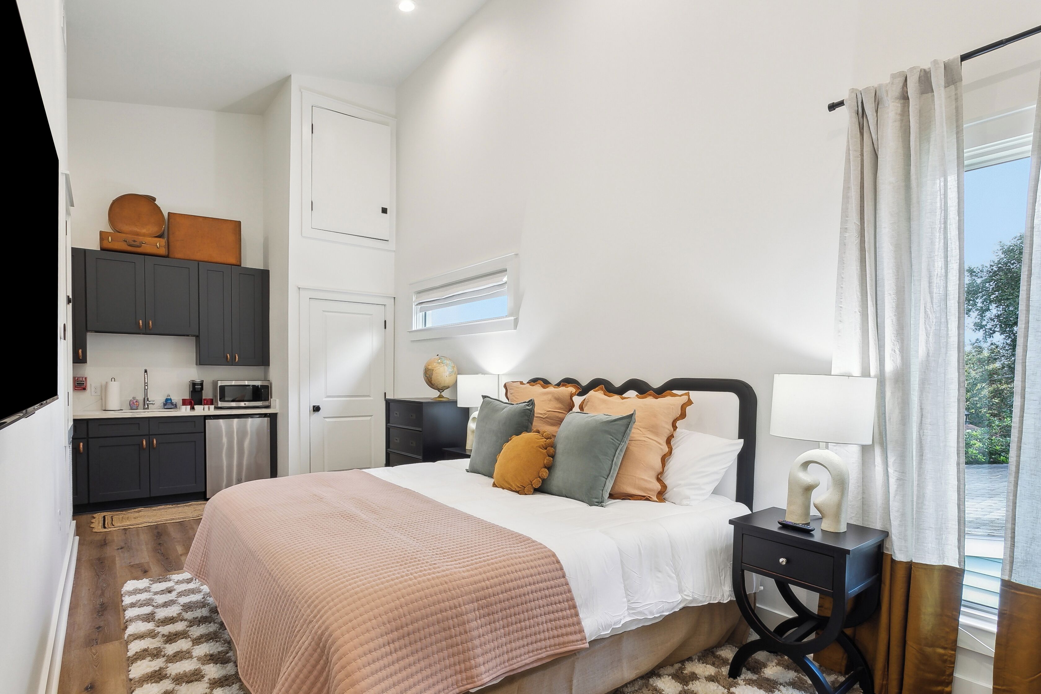 40-inch Smart TV with digital channels