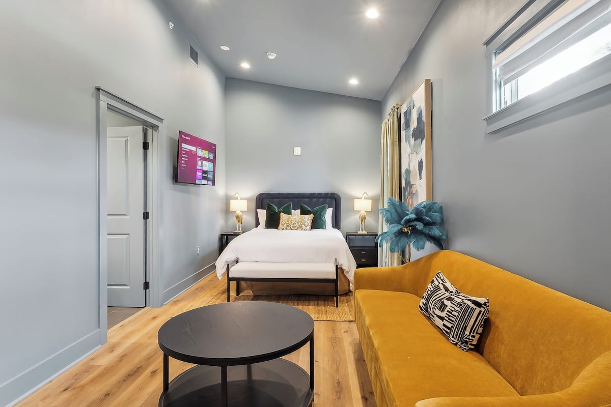 40-inch Smart TV with digital channels