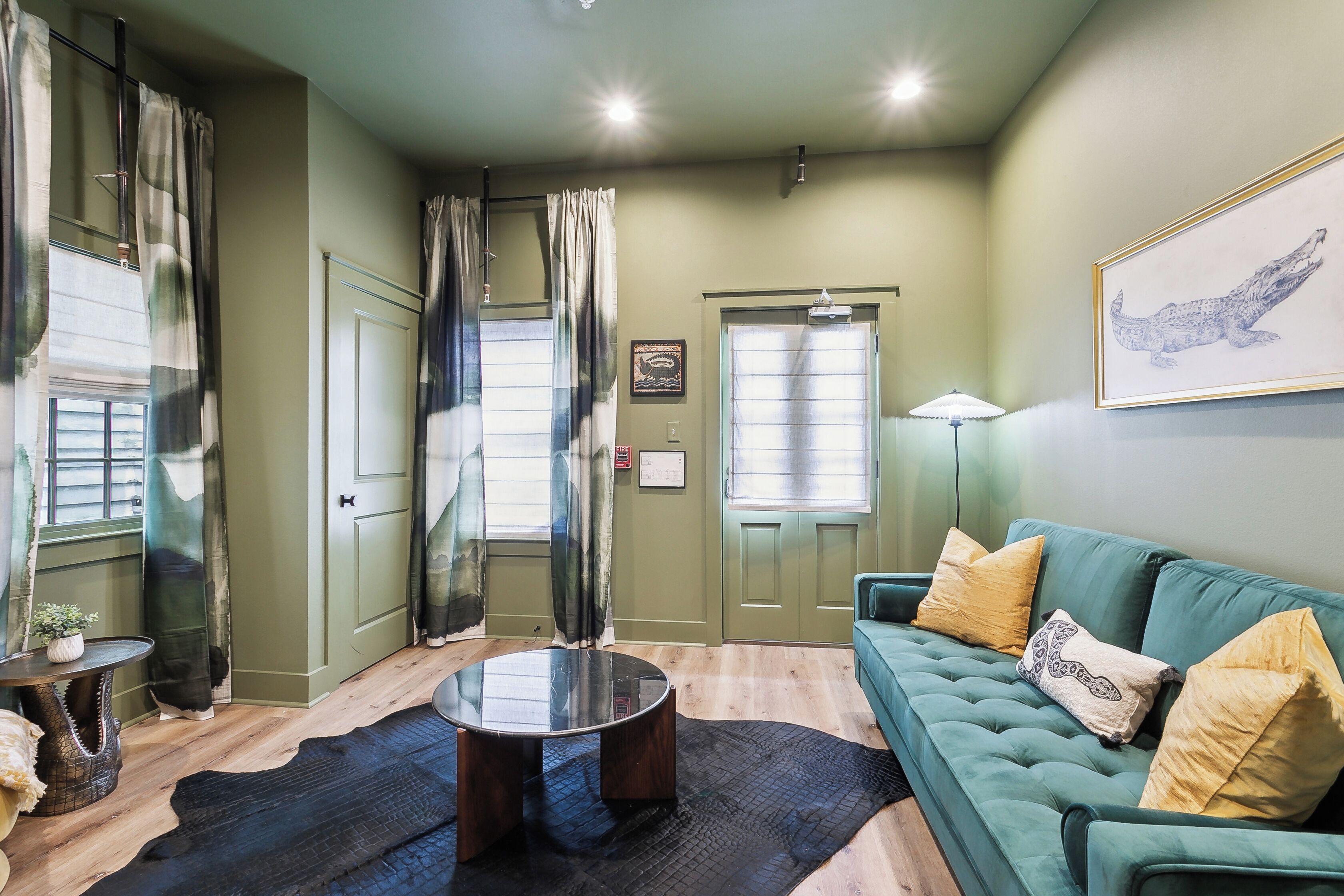 Signature Condo, 1 Bedroom, Non Smoking, Kitchenette | Living area