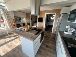 Fridge, microwave, oven, stovetop