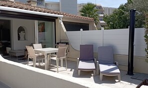 Outdoor dining - Naturiste Cap d'Agde Villa Héliovillage 20 (Agde)
