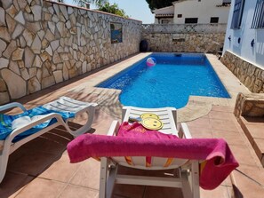 Pool - Spacious house 400m from the beach with private terrace and BBQ (L'Escala)