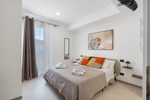 WiFi, bed sheets - Room '3' with Balcony, Wi-Fi and Air Conditioning (Balestrate)