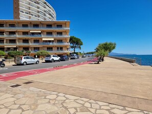 Exterior - Comfortable apartment 50m from the beach (L'Escala)