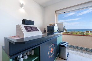 Interior - Room '4' with Sea View, Wi-Fi and Air Conditioning (Balestrate)