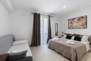 1 bedroom, WiFi, bed sheets - Room '4' with Sea View, Wi-Fi and Air Conditioning (Balestrate)