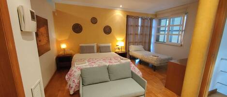 Strykejern/-brett, wi-fi og sengetøy