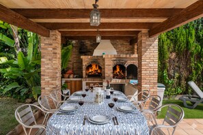 Outdoor dining - VillaBerria, 9Host, Pool, BBQ, Jcuzzi, Oasis Palma (Marratxí)