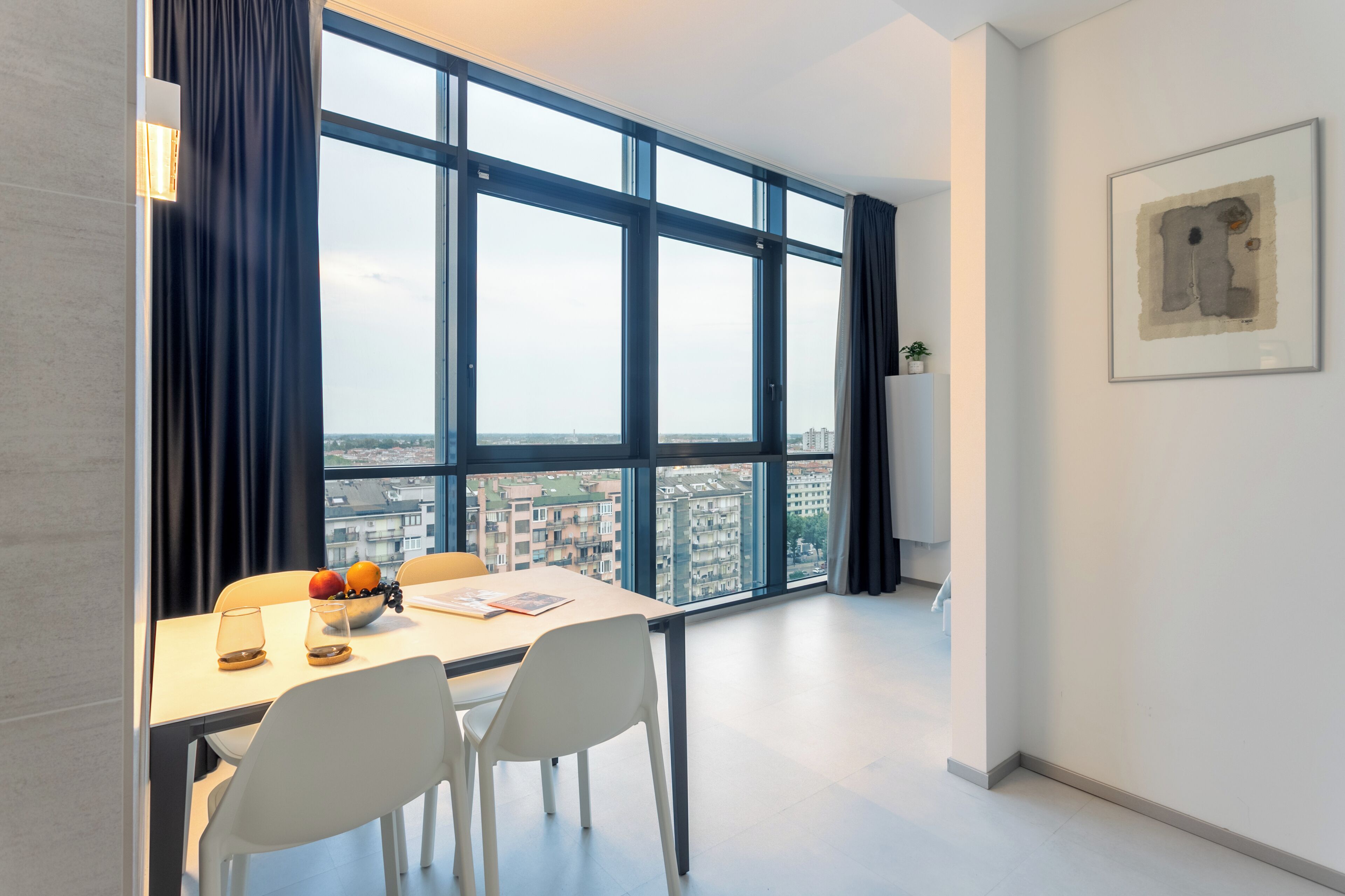 Deluxe Apartment, City View | Dining