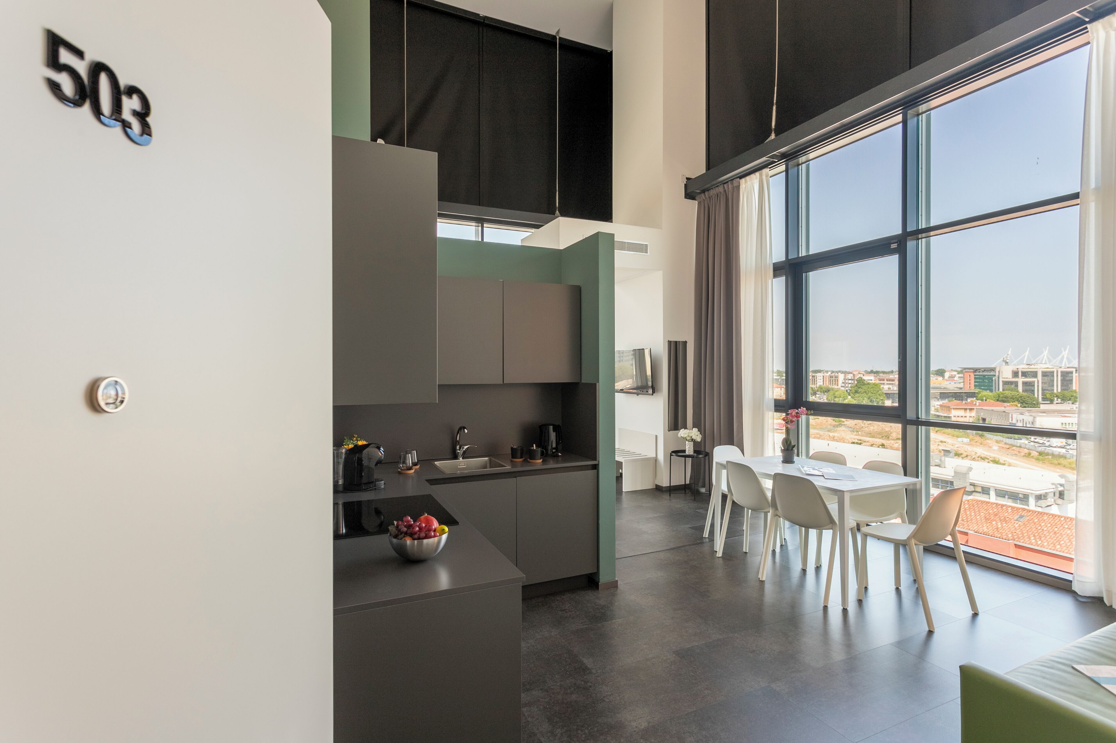 Deluxe Apartment, City View | Interior