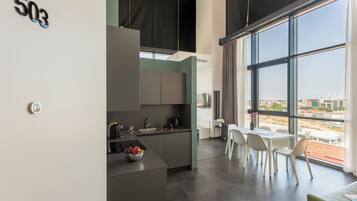 Deluxe Apartment, City View | Interior
