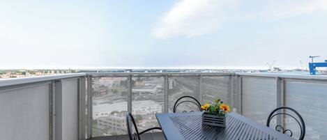 Deluxe Apartment, City View | Outdoor dining