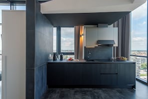 Deluxe Apartment, City View | Private kitchen - Htm Hybrid Tower Mestre by Halldis (Mestre)
