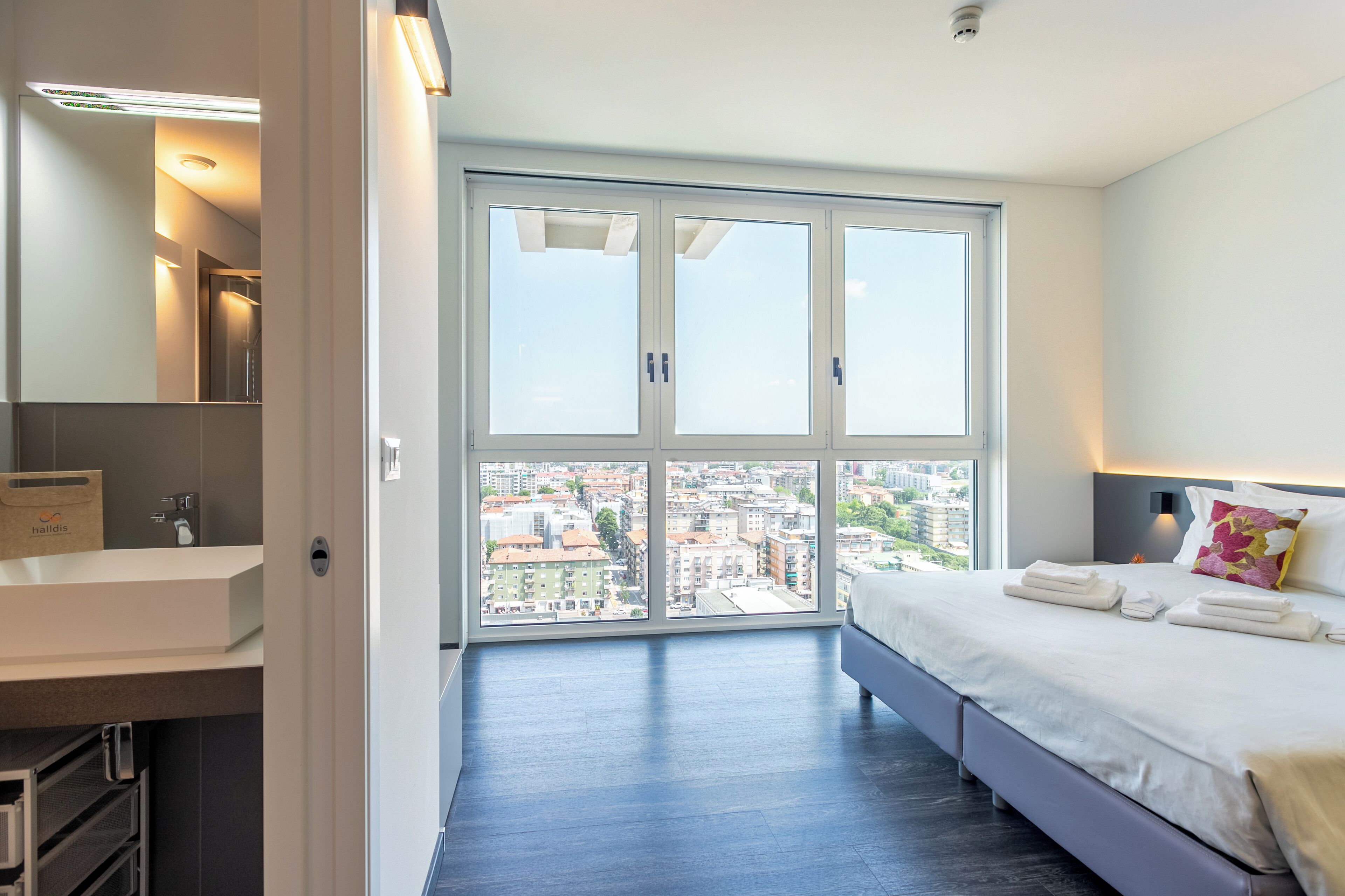 Deluxe Apartment, City View