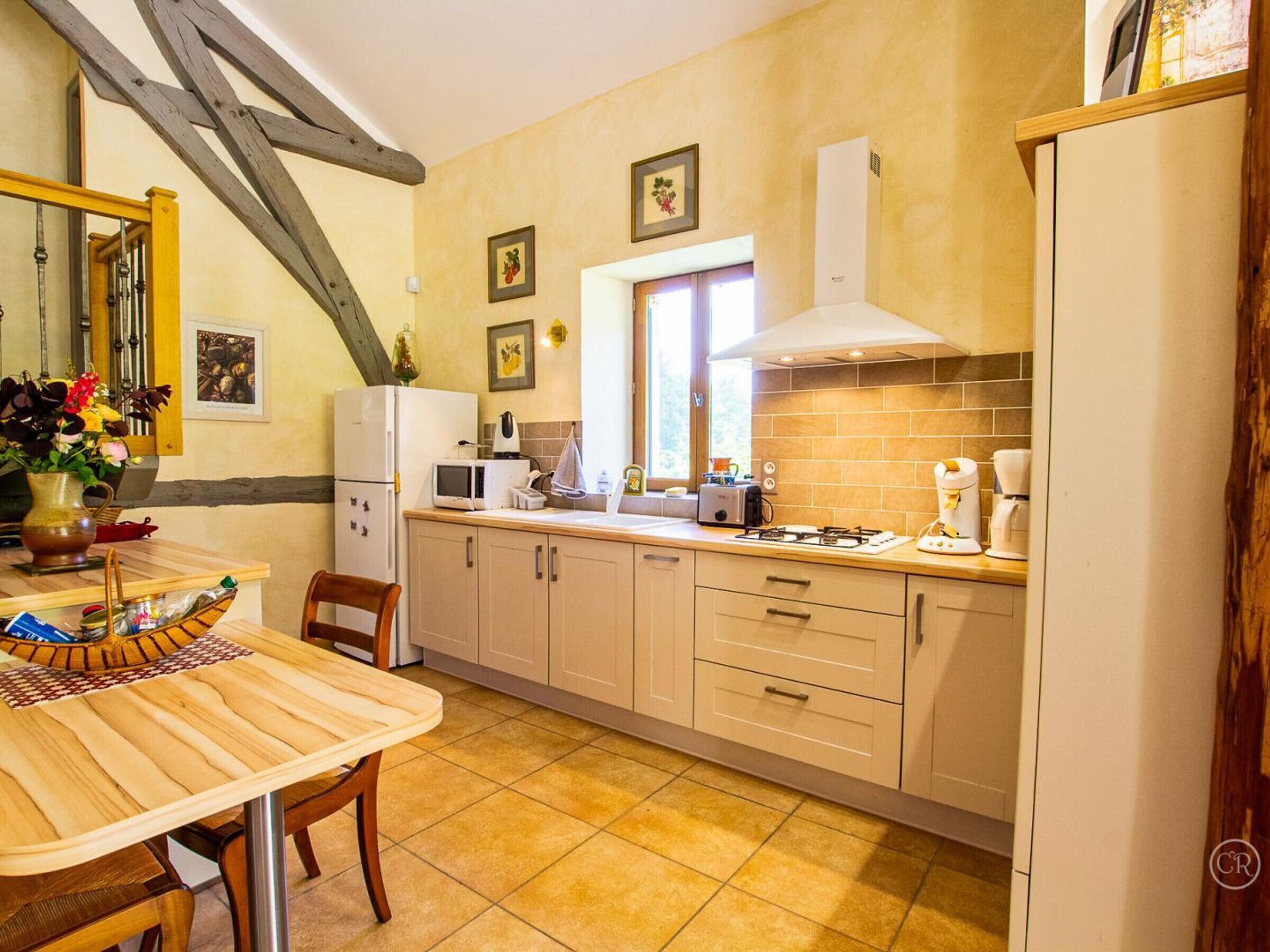 Kjøleskap, mikrobølgeovn, ovn og oppvaskmaskin