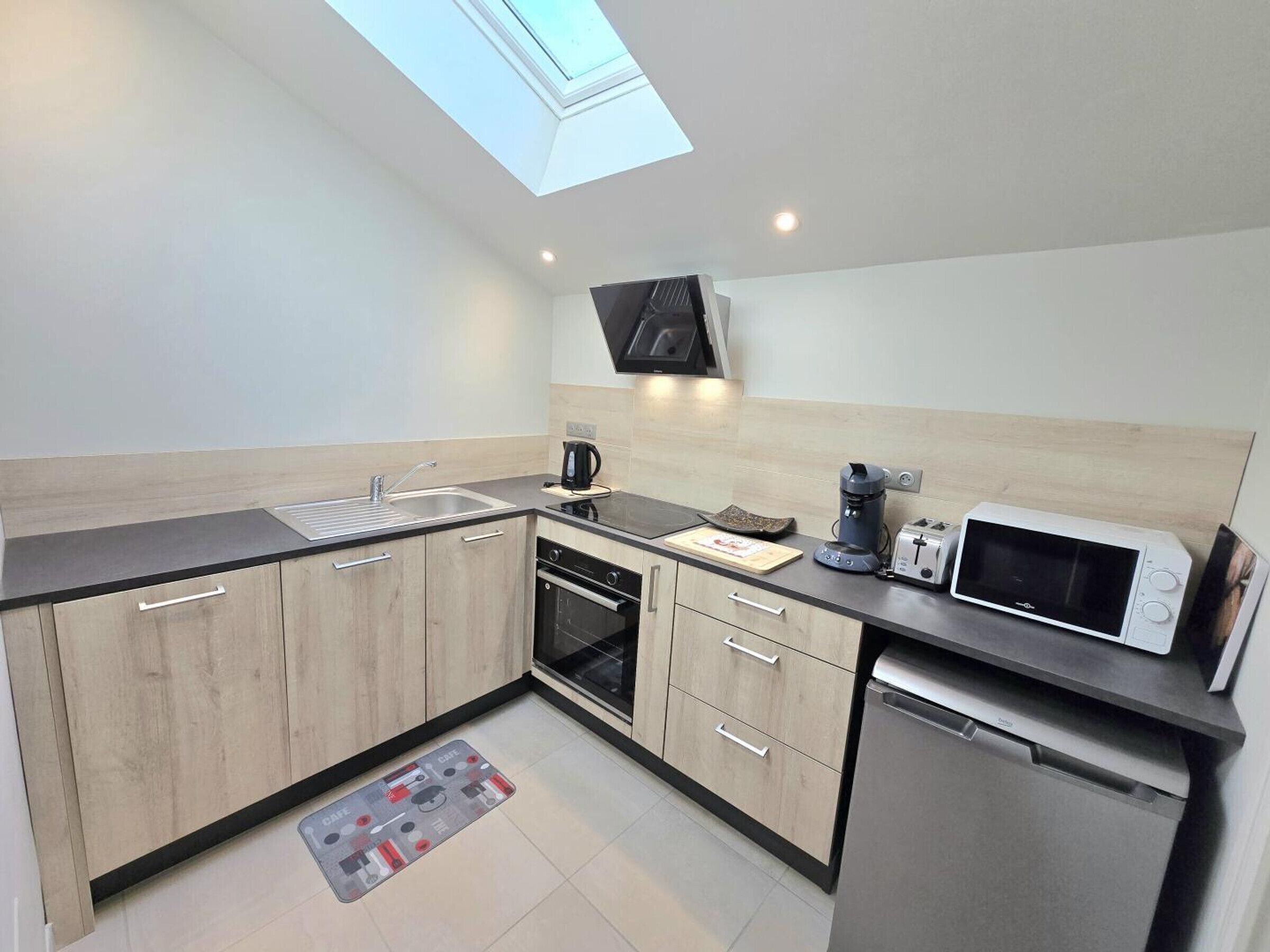 Réfrigérateur, micro-ondes, four, lave-vaisselle