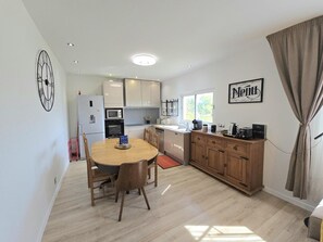 Fridge, microwave, oven, dishwasher - Modern comfort near Saint-Cyprien, Wi-Fi, Parking (Saint-Cyprien)