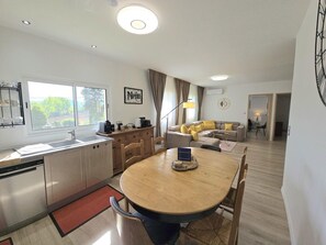 Interior - Modern comfort near Saint-Cyprien, Wi-Fi, Parking (Saint-Cyprien)