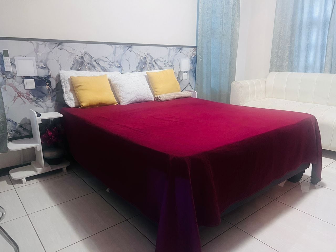 Deluxe Room | Desk, laptop workspace, iron/ironing board, free WiFi