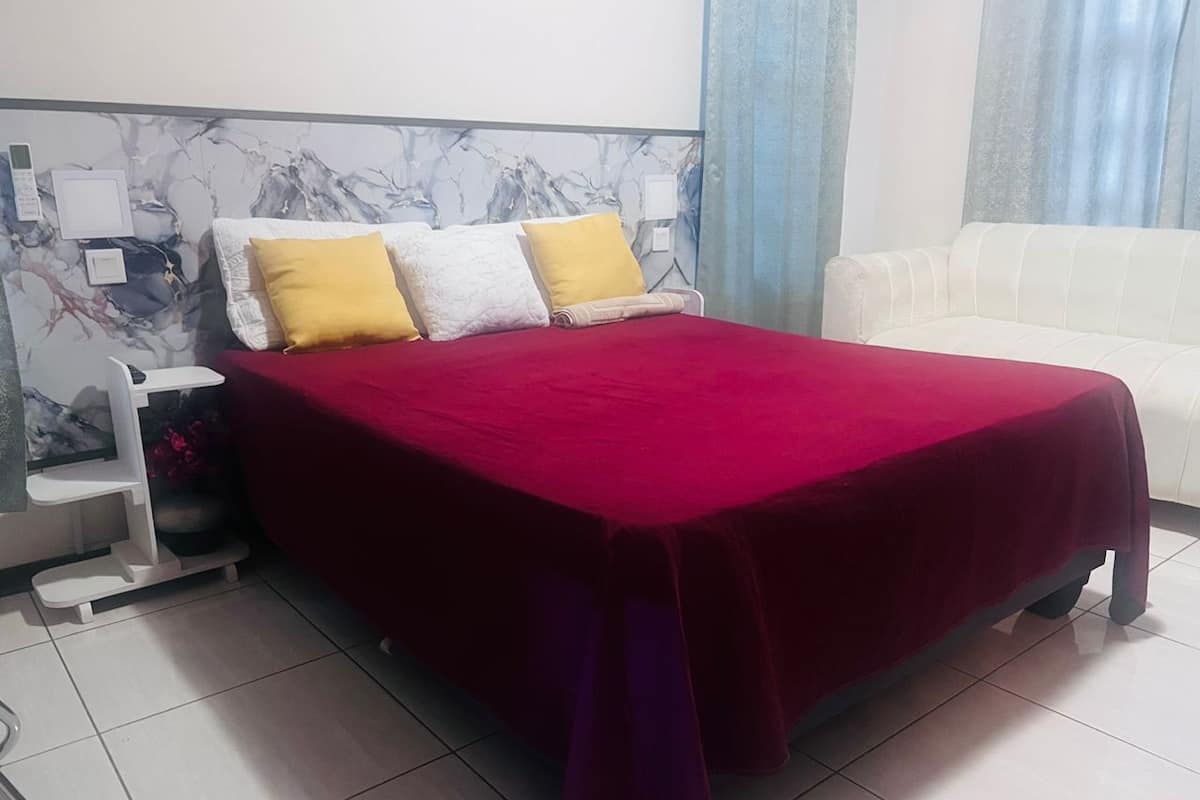 Desk, laptop workspace, iron/ironing board, WiFi (free)
