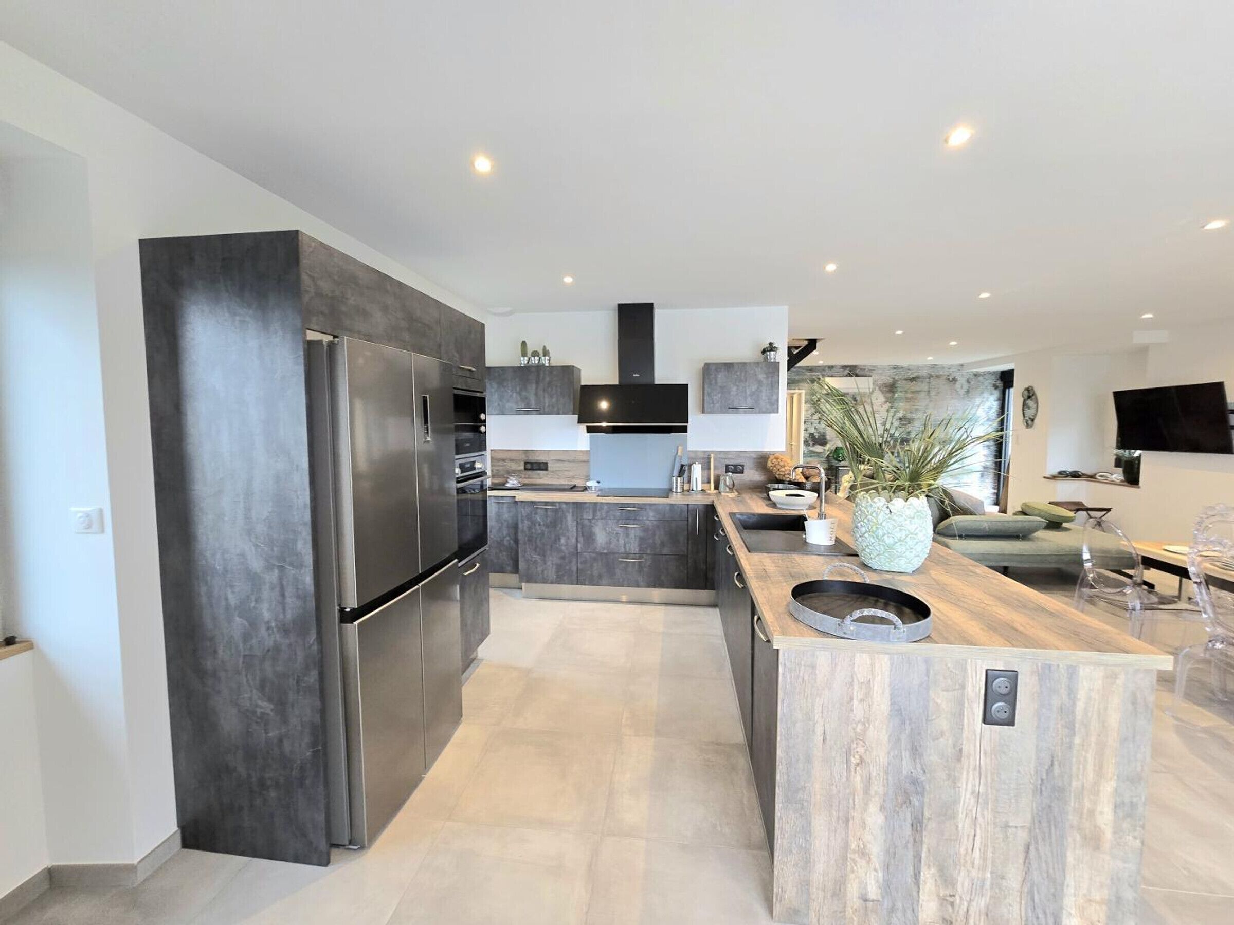 Kühlschrank, Mikrowelle, Ofen, Geschirrspüler