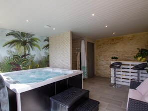 Bain à remous intérieur