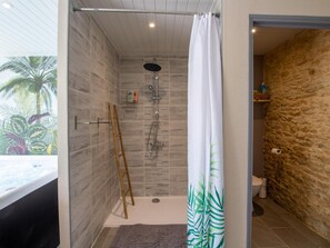 Hair dryer - Cottage for 11 with parking, spa, pets allowed (Paulin)