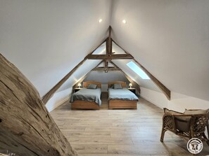 Free WiFi - Stone house in Périgord, sleeps 10, authentic charm (La Chapelle-Aubareil)