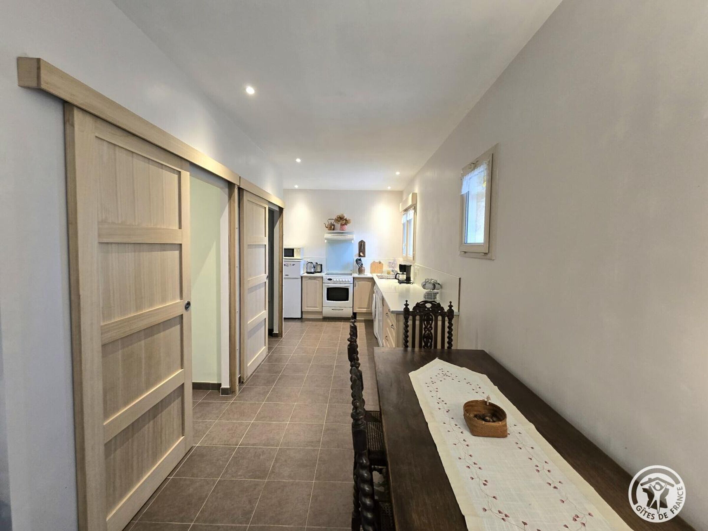 Réfrigérateur, micro-ondes, four, lave-vaisselle