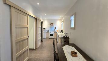 Réfrigérateur, micro-ondes, four, lave-vaisselle