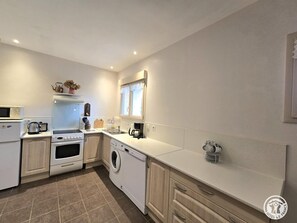 Refrigerador, microondas, horno, lavavajillas