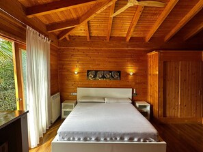 4 bedrooms, free WiFi, bed sheets