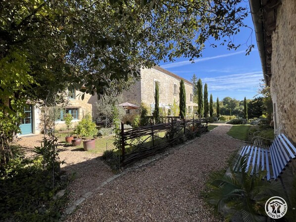 Enceinte de lâhĂ©bergement