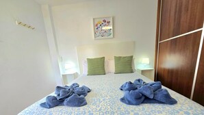 Room - Apartment Lidia 2 - Beachfront La Carihuela, 1 bedroom, air conditioning, Wi-Fi (Torremolinos)