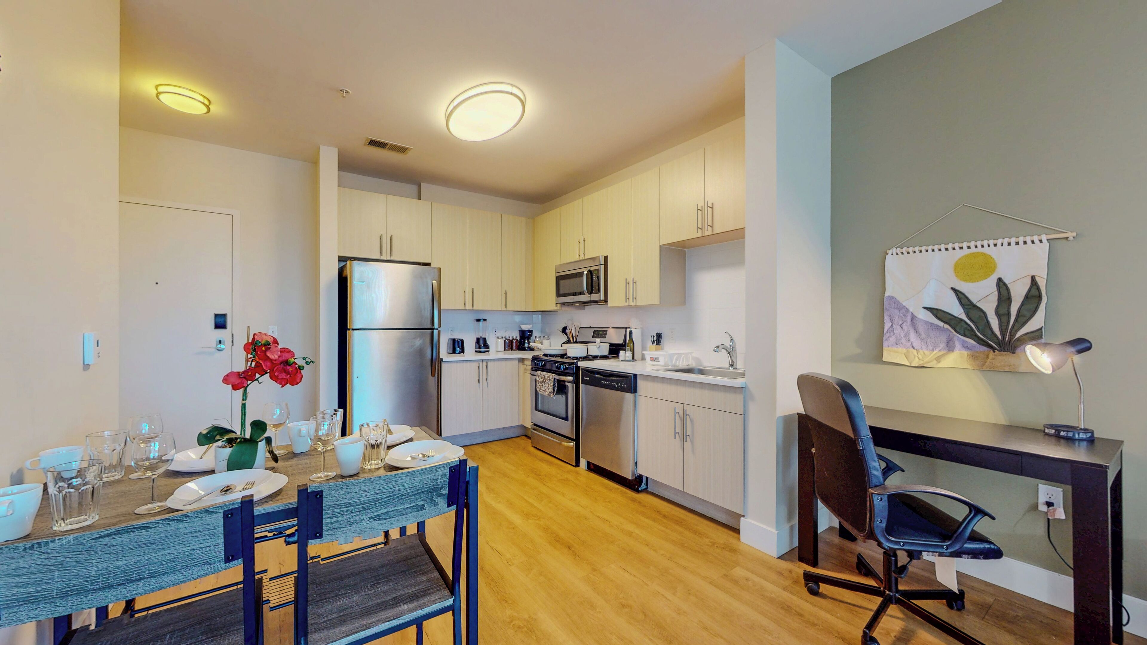 Fridge, oven, stovetop, dishwasher