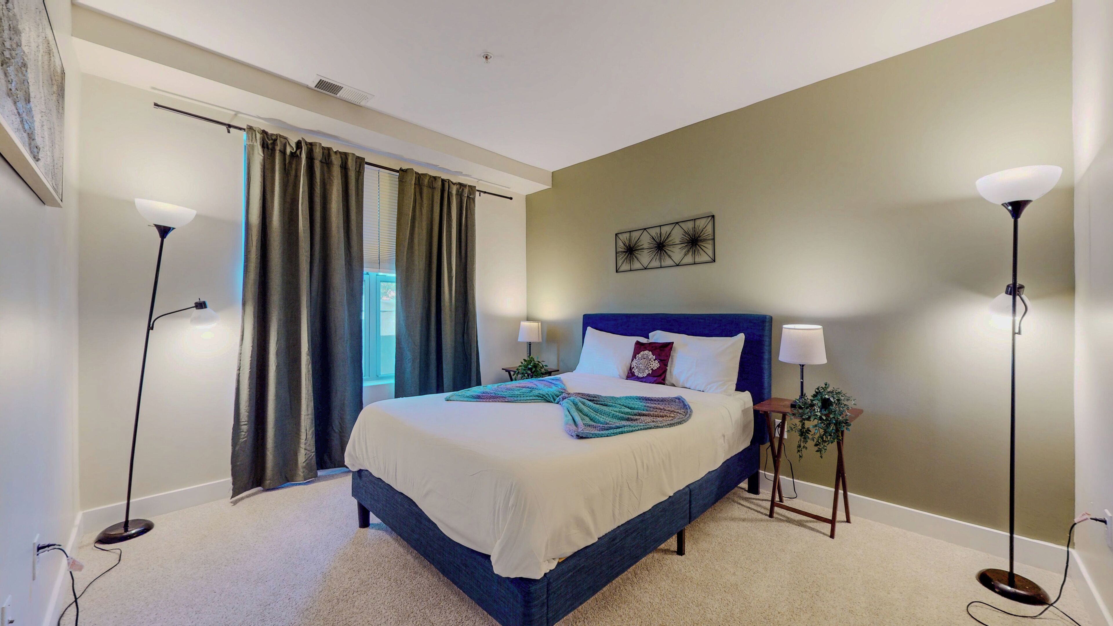 Bügeleisen/Bügelbrett, kostenloses WLAN, Bettwäsche