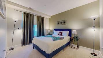 Bügeleisen/Bügelbrett, kostenloses WLAN, Bettwäsche