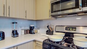 Private kitchen -  peaceful Stamford  stay with AC (Stamford)