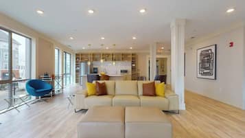 Een smart-tv en een kantoor