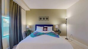 1 habitación, escritorio, tabla de planchar con plancha y wifi gratis 