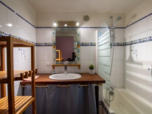 Bathroom - Périgourdine House with Private Pool and Wifi (Ginestet)