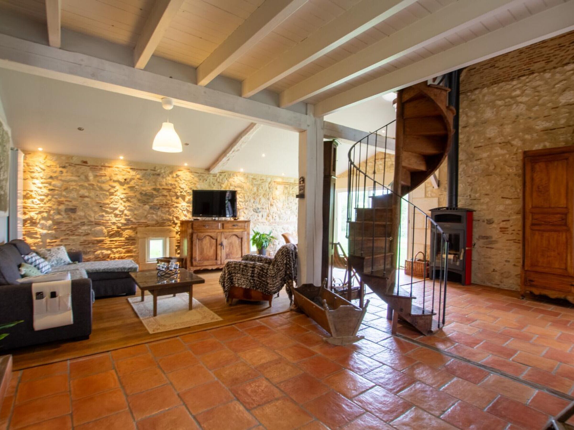 TV, fireplace, ping pong